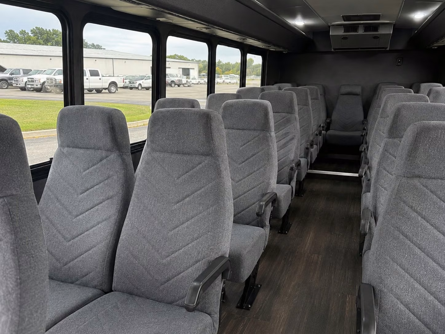 wilson 18 passenger minibus rental